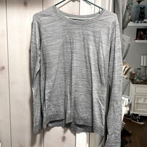 Long sleeve lululemon gray relaxed fit shirt size 8